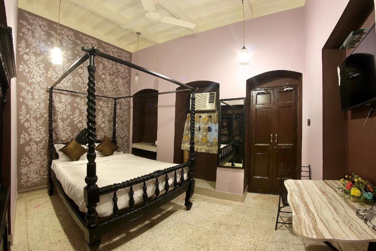 Hotel 86B Calcutta Buitenkant foto